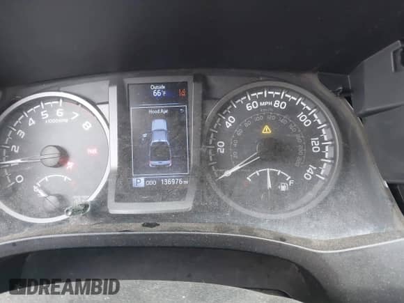 2019 Toyota Tacoma SR5 с VIN 3TMAZ5CN3KM104917, выставлен на аукционе IAAI как лот 43210298 с пробегом 136 976 миль миль и . История ставок и продаж доступна на DreamBid. Изображение 7.