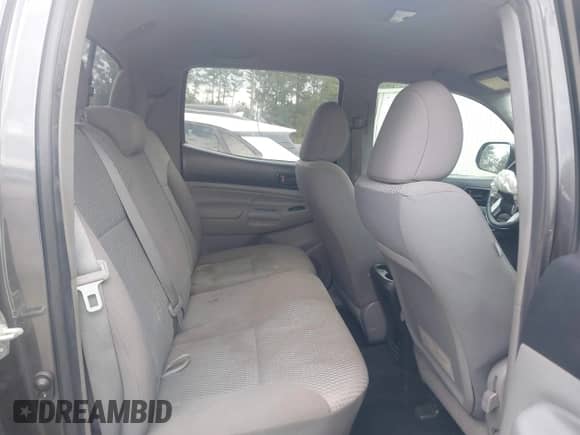 2013 Toyota Tacoma PreRunner z VIN 5TFJX4GN1DX017220, wystawiony jako IAAI lot #43395144 z przebiegiem 216 188 mil mil oraz . Historia ofert i sprzedaży dostępna na DreamBid. Obrazek 8.