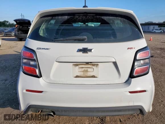 2020 Chevrolet Sonic LT с VIN 1G1JD6SB3L4101498, выставлен на аукционе Copart как лот 81619615 с пробегом 99 965 миль миль и Чистый • Clean title. История ставок и продаж доступна на DreamBid. Изображение 6.