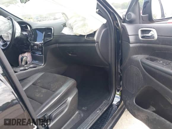 2021 Jeep Grand Cherokee Laredo E z VIN 1C4RJFAG0MC561001, wystawiony jako IAAI lot #42811025 z przebiegiem 48 959 mil mil oraz . Historia ofert i sprzedaży dostępna na DreamBid. Obrazek 5.