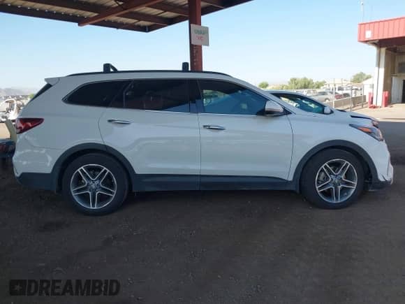 2017 Hyundai Santa Fe Limited Ultimate z VIN KM8SR4HF8HU222221, wystawiony jako IAAI lot #42951576 z przebiegiem 148 525 mil mil oraz . Historia ofert i sprzedaży dostępna na DreamBid. Obrazek 14.