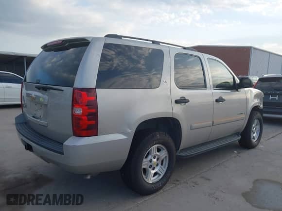 2008 Chevrolet Tahoe LS с VIN 1GNFC13C18R185820, выставлен на аукционе IAAI как лот 42662827 с пробегом 186 500 миль миль и . История ставок и продаж доступна на DreamBid. Изображение 4.