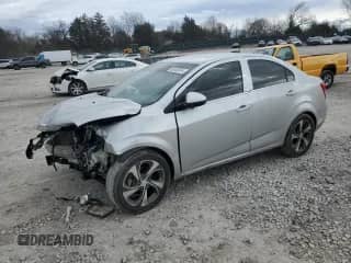2018 Chevrolet Sonic Premier z VIN 1G1JF5SB6J4105479, wystawiony jako Copart lot #86638054 z przebiegiem Nie podano mil oraz Szkoda całkowita • Salvage title. Historia ofert i sprzedaży dostępna na DreamBid. Obrazek 1.