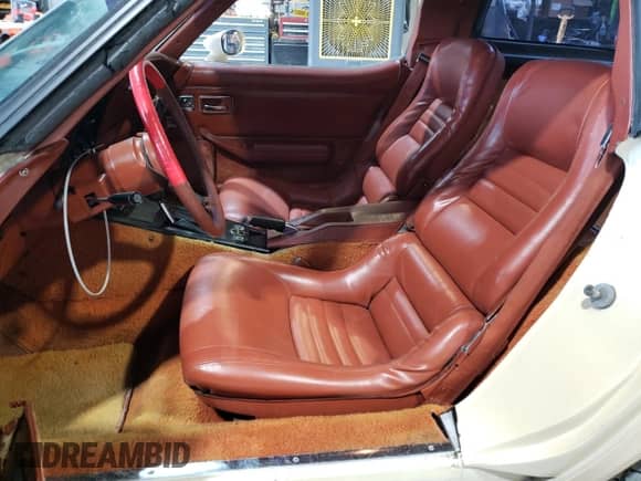 1981 Chevrolet Corvette с VIN 1G1AY876XBS402288, выставлен на аукционе Copart как лот 74915254 с пробегом 60 689 миль миль и Чистый • Clean title. История ставок и продаж доступна на DreamBid. Изображение 7.