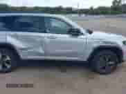 2024 Jeep Grand Cherokee с VIN 1C4RJYB62RC115893, выставлен на аукционе IAAI как лот 43459345 с пробегом 50 239 миль миль и . История ставок и продаж доступна на DreamBid. Изображение 6.