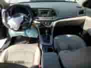 2017 Hyundai Elantra SE z VIN KMHD74LF3HU058754, wystawiony jako Copart lot #80495155 z przebiegiem 127 453 mil mil oraz Szkoda całkowita • Salvage title. Historia ofert i sprzedaży dostępna na DreamBid. Obrazek 8.