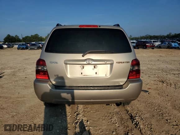 2004 Toyota Highlander with VIN JTEGP21A940031133, listed as a Copart auction lot 68747605 with 201,384 mi miles and Salvage title. Bid and sale history available at DreamBid. Image 6.