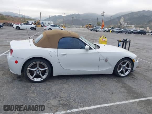 2007 BMW Z4 3.0si с VIN 4USBU53597LX02452, выставлен на аукционе IAAI как лот 41788102 с пробегом 196 971 миль миль и . История ставок и продаж доступна на DreamBid. Изображение 13.