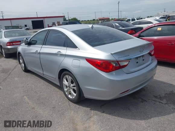 2013 Hyundai Sonata Limited with VIN 5NPEC4AC6DH529684, listed as a IAAI auction lot 42901124 with 258,181 mi miles and . Bid and sale history available at DreamBid. Image 3.