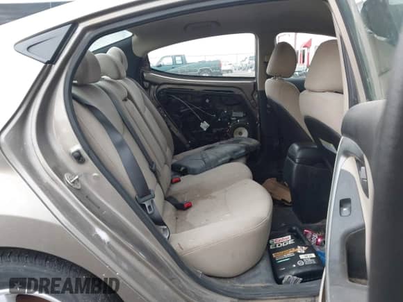 2014 Hyundai Elantra SE с VIN 5NPDH4AE7EH530939, выставлен на аукционе IAAI как лот 43357117 с пробегом 198 691 миль миль и . История ставок и продаж доступна на DreamBid. Изображение 8.