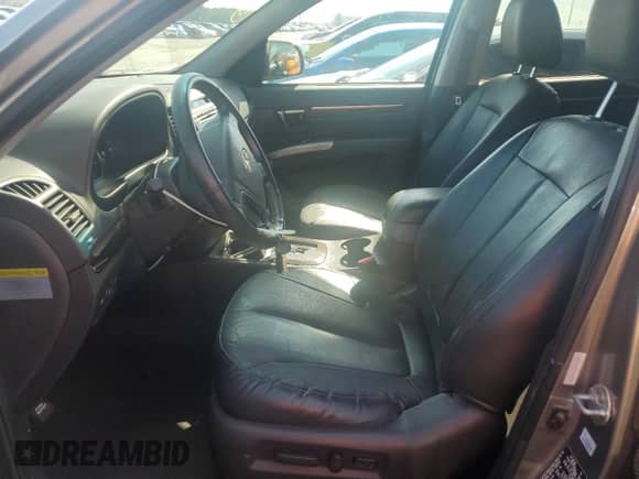 2012 Hyundai Santa Fe Limited z VIN 5XYZK3AB1CG099736, wystawiony jako Copart lot #69553945 z przebiegiem 136 052 mil mil oraz Szkoda całkowita • Salvage title. Historia ofert i sprzedaży dostępna na DreamBid. Obrazek 7.