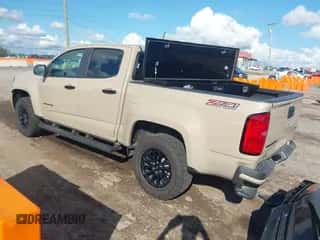 2022 Chevrolet Colorado 4WD Z71 z VIN 1GCGTDEN9N1246354, wystawiony jako IAAI lot #43298694 z przebiegiem 29 286 mil mil oraz . Historia ofert i sprzedaży dostępna na DreamBid. Obrazek 3.