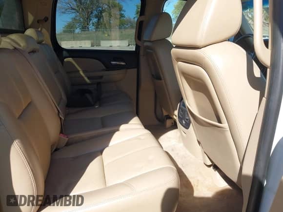 2007 Chevrolet Avalanche 3LT с VIN 3GNFK12317G132523, выставлен на аукционе IAAI как лот 43404331 с пробегом Не указан миль и . История ставок и продаж доступна на DreamBid. Изображение 8.