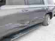 2022 Chevrolet Suburban LT z VIN 1GNSCCKD2NR147903, wystawiony jako IAAI lot #41544099 z przebiegiem 102 016 mil mil oraz . Historia ofert i sprzedaży dostępna na DreamBid. Obrazek 6.