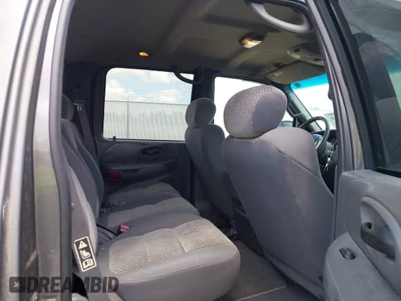 2002 Ford F-150 XLT с VIN 1FTRW07632KA97878, выставлен на аукционе IAAI как лот 42798510 с пробегом 275 843 миль миль и . История ставок и продаж доступна на DreamBid. Изображение 8.