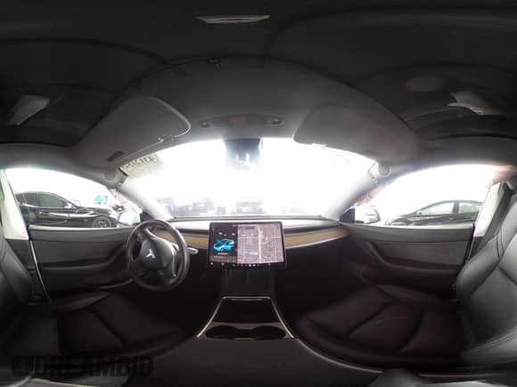 2022 Tesla Model Y Long Range z VIN 7SAYGDEE6NF345426, wystawiony jako IAAI lot #43121529 z przebiegiem 49 441 mil mil oraz . Historia ofert i sprzedaży dostępna na DreamBid. Obrazek 18.