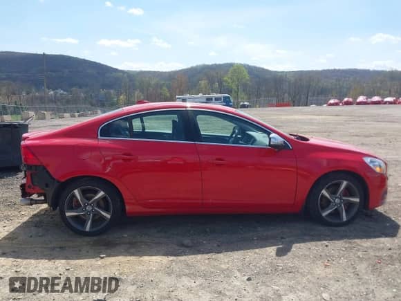 2012 Volvo S60 T6 с VIN YV1902FH9C2127803, выставлен на аукционе IAAI как лот 42084082 с пробегом 224 781 миль миль и . История ставок и продаж доступна на DreamBid. Изображение 14.