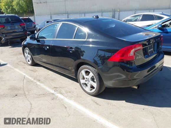 2012 Volvo S60 T5 с VIN YV1622FS6C2041857, выставлен на аукционе IAAI как лот 42861578 с пробегом 121 188 миль миль и . История ставок и продаж доступна на DreamBid. Изображение 3.