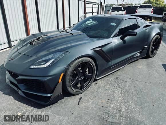 2019 Chevrolet Corvette ZR1 3ZR z VIN 1G1Y52D97K5802374, wystawiony jako Copart lot #90066385 z przebiegiem 8 723 mil mil oraz Szkoda całkowita • Salvage title. Historia ofert i sprzedaży dostępna na DreamBid. Obrazek 2.