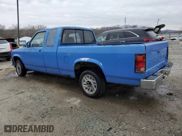 1990 Dodge Dakota z VIN 1B7FL23X2LS638751, wystawiony jako Copart lot #44015715 z przebiegiem 197 199 mil mil oraz Nie do naprawy • Non repairable. Historia ofert i sprzedaży dostępna na DreamBid. Obrazek 2.