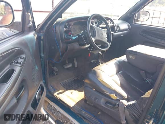 1999 Dodge 1500 with VIN 3B7HF13Z6XG149309, listed as a IAAI auction lot 43120700 with 204,180 mi miles and . Bid and sale history available at DreamBid. Image 13.