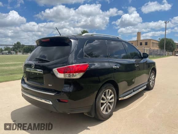 2014 Nissan Pathfinder Platinum with VIN 5N1AR2MN6EC733487, listed as a Copart auction lot 62967685 with 132,721 mi miles and Clean title. Bid and sale history available at DreamBid. Image 4.