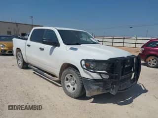 2023 Ram 1500 Tradesman z VIN 1C6SRFGT5PN553622, wystawiony jako IAAI lot #42935816 z przebiegiem 89 940 mil mil oraz . Historia ofert i sprzedaży dostępna na DreamBid. Obrazek 1.