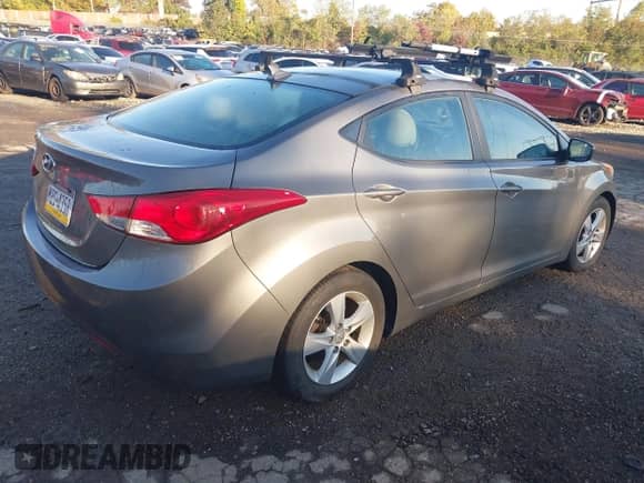 2013 Hyundai Elantra GLS с VIN 5NPDH4AE9DH322155, выставлен на аукционе IAAI как лот 43519471 с пробегом 156 545 миль миль и . История ставок и продаж доступна на DreamBid. Изображение 4.