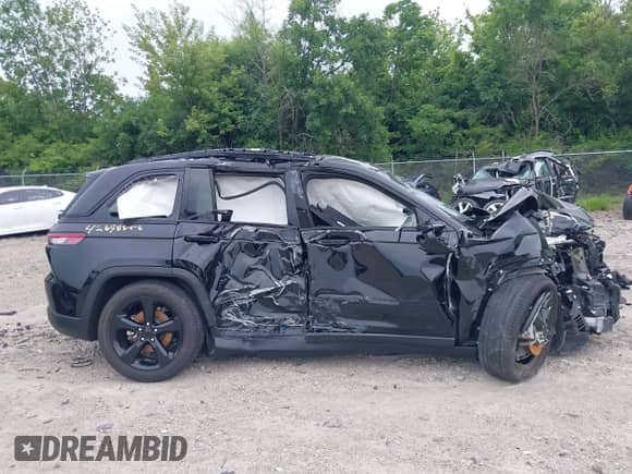 2023 Jeep Grand Cherokee Limited with VIN 1C4RJHBG6PC520242, listed as a IAAI auction lot 42698856 with Not provided miles and . Bid and sale history available at DreamBid. Image 13.