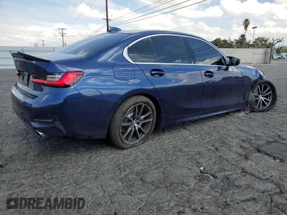 2020 BMW 3 Series 330i with VIN WBA5R1C09LFH66551, listed as a Copart auction lot 81111285 with 25,692 mi miles and Salvage title. Bid and sale history available at DreamBid. Image 3.
