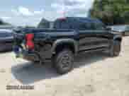 2024 Chevrolet Colorado 4WD ZR2 z VIN 1GCPTFEK5R1296420, wystawiony jako Copart lot #59356335 z przebiegiem 4 622 mil mil oraz Szkoda całkowita • Salvage title. Historia ofert i sprzedaży dostępna na DreamBid. Obrazek 3.