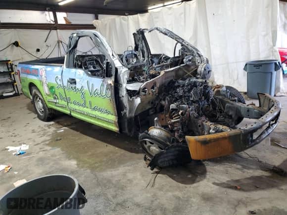 2015 Ford F-150 XL z VIN 1FTMF1CP4FKD71268, wystawiony jako Copart lot #63663335 z przebiegiem Nie podano mil oraz Szkoda całkowita • Salvage title. Historia ofert i sprzedaży dostępna na DreamBid. Obrazek 4.