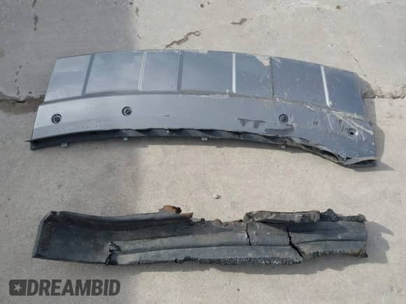 2018 Jeep Grand Cherokee Laredo z VIN 1C4RJEAG7JC450922, wystawiony jako IAAI lot #41169294 z przebiegiem 158 689 mil mil oraz . Historia ofert i sprzedaży dostępna na DreamBid. Obrazek 12.