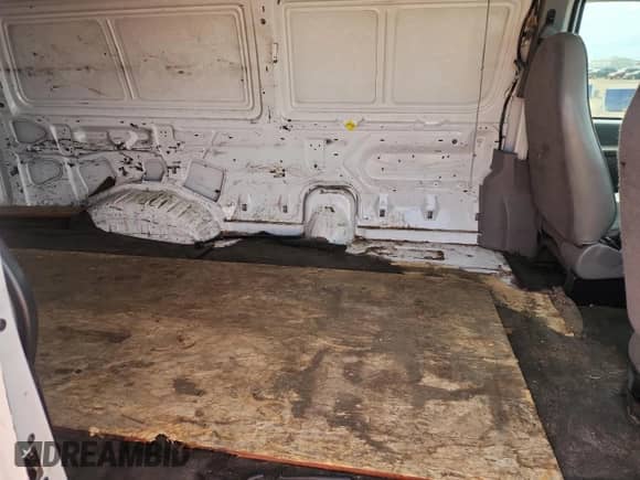 1998 Ford Econoline Cargo с VIN 1FTPS2427WHA66541, выставлен на аукционе Copart как лот 53406815 с пробегом 190 680 миль миль и Чистый • Clean title. История ставок и продаж доступна на DreamBid. Изображение 11.