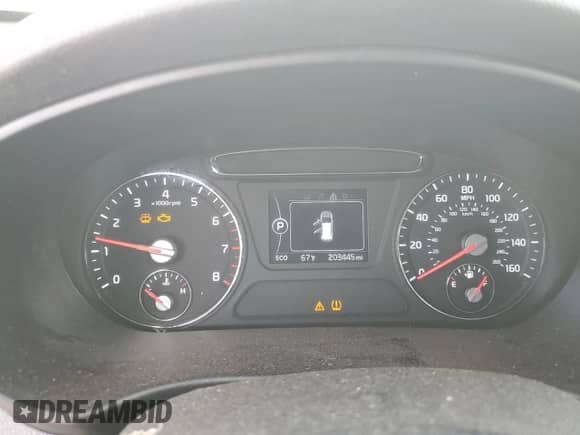 2018 Kia Sorento L with VIN 5XYPG4A35JG409441, listed as a Copart auction lot 82636915 with 203,445 mi miles and Clean title. Bid and sale history available at DreamBid. Image 9.