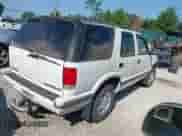 1997 Chevrolet Blazer LS with VIN 1GNDT13W4V2100457, listed as a IAAI auction lot 42380343 with 122,503 mi miles and . Bid and sale history available at DreamBid. Image 4.