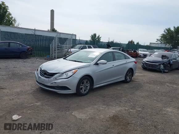 2014 Hyundai Sonata GLS z VIN 5NPEB4AC9EH836741, wystawiony jako IAAI lot #43344889 z przebiegiem 102 655 mil mil oraz . Historia ofert i sprzedaży dostępna na DreamBid. Obrazek 17.