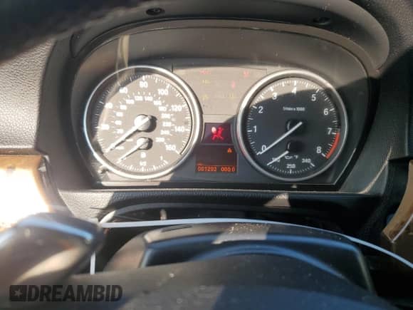 2007 BMW 3 Series 335i z VIN WBAWL73517PX49387, wystawiony jako Copart lot #71611705 z przebiegiem 81 292 mil mil oraz Szkoda całkowita • Salvage title. Historia ofert i sprzedaży dostępna na DreamBid. Obrazek 9.