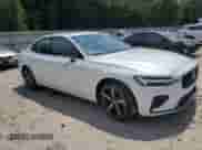 2024 Volvo S60 Plus Dark Theme z VIN 7JRL12FL5RG288417, wystawiony jako Copart lot #59039405 z przebiegiem 35 mil mil oraz Nie do naprawy • Non repairable. Historia ofert i sprzedaży dostępna na DreamBid. Obrazek 4.