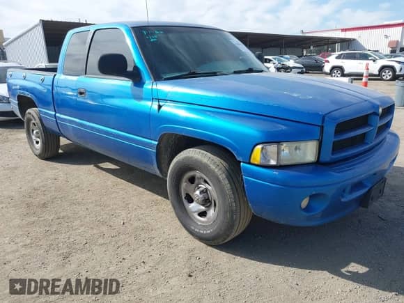 1999 Dodge 1500 с VIN 3B7HC13Z2XG197088, выставлен на аукционе IAAI как лот 41686269 с пробегом 210 662 миль миль и . История ставок и продаж доступна на DreamBid. Изображение 1.