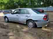 1999 Mercedes-Benz C 230/260/280/320 z VIN WDBHA24G4XA749633, wystawiony jako Copart lot #56560105 z przebiegiem 221 306 mil mil oraz Szkoda całkowita • Salvage title. Historia ofert i sprzedaży dostępna na DreamBid. Obrazek 2.