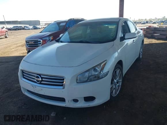 2013 Nissan Maxima SV z VIN 1N4AA5AP2DC818284, wystawiony jako IAAI lot #43348708 z przebiegiem 157 605 mil mil oraz . Historia ofert i sprzedaży dostępna na DreamBid. Obrazek 6.