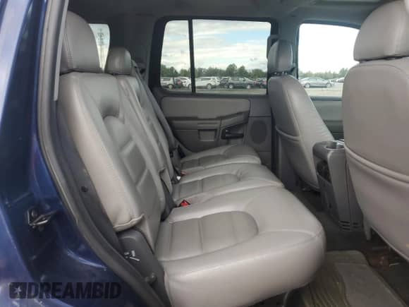 2005 Ford Explorer XLT z VIN 1FMDU73W05UA42856, wystawiony jako Copart lot #82315145 z przebiegiem 134 094 mil mil oraz Czysty tytuł • Clean title. Historia ofert i sprzedaży dostępna na DreamBid. Obrazek 11.