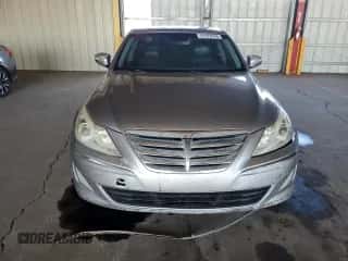 2013 Hyundai Genesis 3.8L z VIN KMHGC4DD2DU226061, wystawiony jako Copart lot #67978194 z przebiegiem 171 118 mil mil oraz Szkoda całkowita • Salvage title. Historia ofert i sprzedaży dostępna na DreamBid. Obrazek 5.