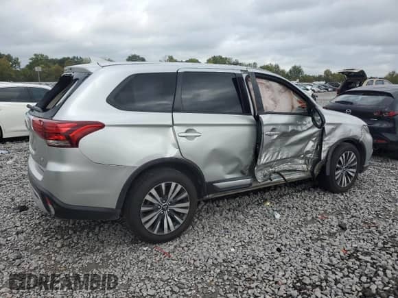 2020 Mitsubishi Outlander SE z VIN JA4AD3A31LZ039967, wystawiony jako Copart lot #82301135 z przebiegiem 109 992 mil mil oraz Szkoda całkowita • Salvage title. Historia ofert i sprzedaży dostępna na DreamBid. Obrazek 3.