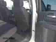 2022 Chevrolet Silverado 2500HD с VIN 2GC1YNE76N1206922, выставлен на аукционе IAAI как лот 42702207 с пробегом 134 925 миль миль и . История ставок и продаж доступна на DreamBid. Изображение 8.
