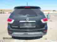 2016 Nissan Pathfinder S z VIN 5N1AR2MN9GC622533, wystawiony jako IAAI lot #42235750 z przebiegiem 170 476 mil mil oraz . Historia ofert i sprzedaży dostępna na DreamBid. Obrazek 17.