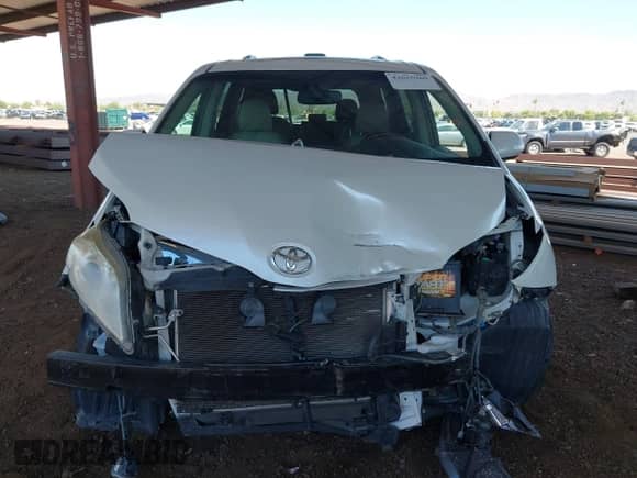 2014 Toyota Sienna XLE с VIN 5TDYK3DCXES521671, выставлен на аукционе IAAI как лот 42655969 с пробегом 113 935 миль миль и . История ставок и продаж доступна на DreamBid. Изображение 13.