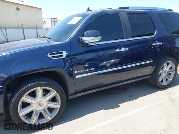 2008 Cadillac Escalade with VIN 1GYFK63828R228575, listed as a IAAI auction lot 42439407 with 155,799 mi miles and . Bid and sale history available at DreamBid. Image 6.