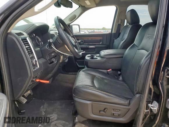 2014 Ram 1500 Laramie z VIN 1C6RR7VM5ES355590, wystawiony jako Copart lot #81877765 z przebiegiem 105 567 mil mil oraz Czysty tytuł • Clean title. Historia ofert i sprzedaży dostępna na DreamBid. Obrazek 7.